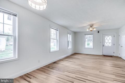 8610 Pine Tree Rd, Jessup, MD 20794 photo 6