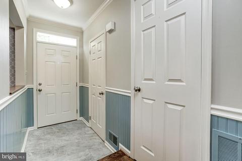 9346 Breamore Ct, Laurel, MD 20723 photo 4
