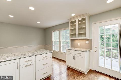 9346 Breamore Ct, Laurel, MD 20723 photo 12