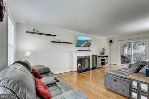 9348 Kings Post Ct, Laurel, MD 20723 photo 5