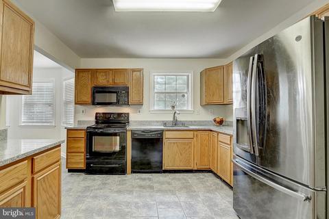 9348 Kings Post Ct, Laurel, MD 20723 photo 13