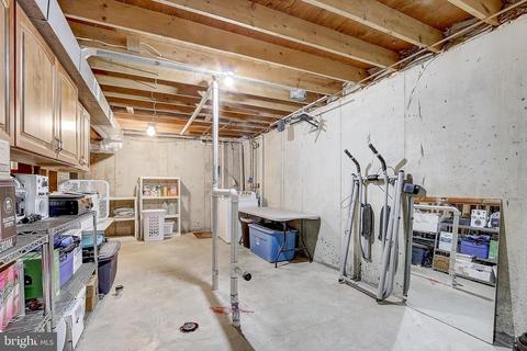 9348 Kings Post Ct, Laurel, MD 20723 photo 36
