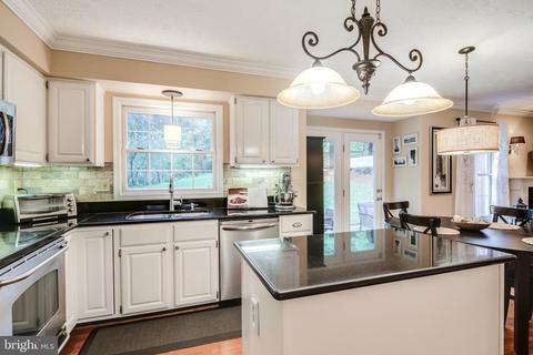10404 Stansfield Rd, Laurel, MD 20723 photo 8