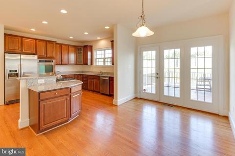 8411 Sonnet Ct, Laurel, MD 20723 photo 8