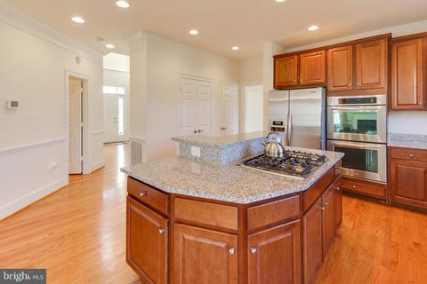 8411 Sonnet Ct, Laurel, MD 20723 photo 6
