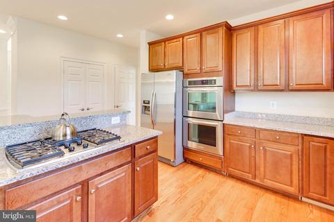 8411 Sonnet Ct, Laurel, MD 20723 photo 7