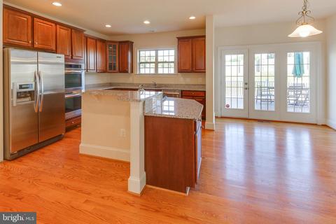 8411 Sonnet Ct, Laurel, MD 20723 photo 5