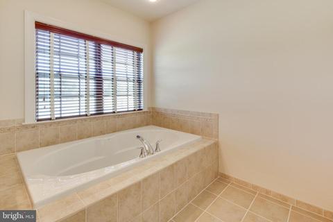 8411 Sonnet Ct, Laurel, MD 20723 photo 14