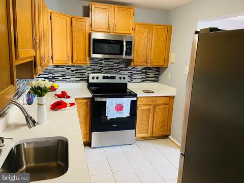 9809 Whiskey Run, Laurel, MD 20723 photo 3