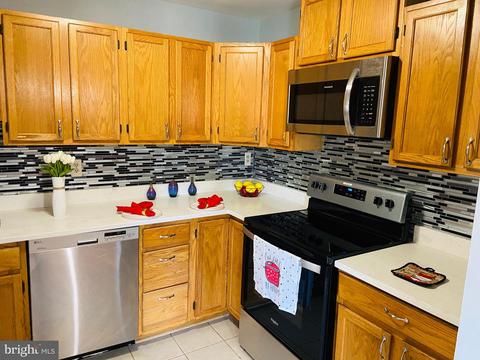 9809 Whiskey Run, Laurel, MD 20723 photo 4