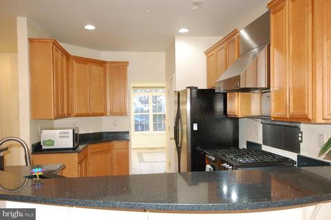 8584 Light Moon Way, Laurel, MD 20723 photo 3