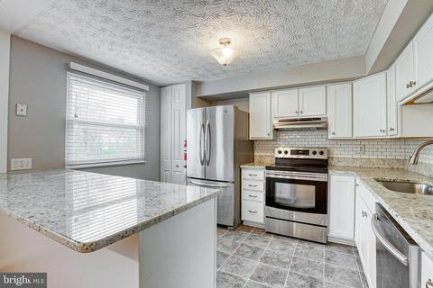 10532 Saddlebrook Ct, Laurel, MD 20723 photo 12