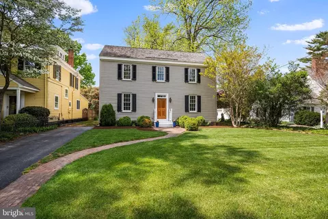 212 N Queen St, Chestertown, MD 21620