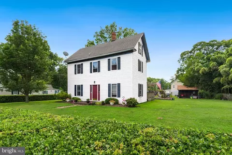 5936 N Main St, Rock Hall, MD 21661