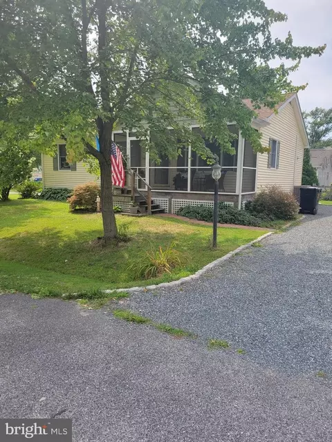 5966 Boyce Ln, Rock Hall, MD 21661