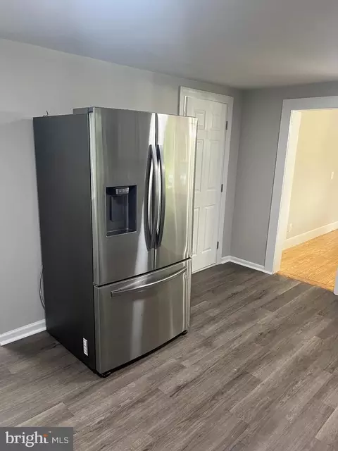 Entry Way - 21520 E Sharp St, Rock Hall, MD 21661 photo 1 of 2