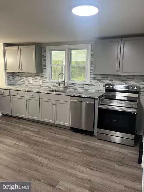 Kitchen - 21520 E Sharp St, Rock Hall, MD 21661 photo 3 of 4