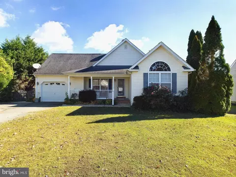 111 Cedarwood Dr E, Galena, MD 21635