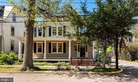 108 N Queen St, Chestertown, MD 21620