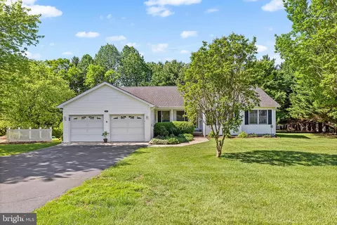 811 S Meadowview Dr, Chestertown, MD 21620