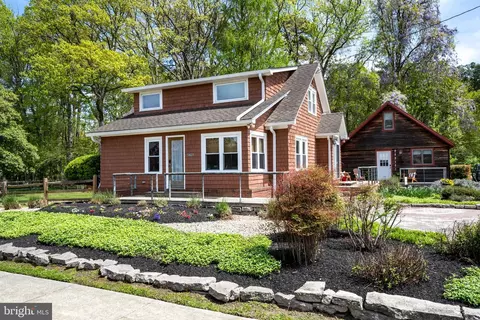 5823 S Hawthorne Ave, Rock Hall, MD 21661