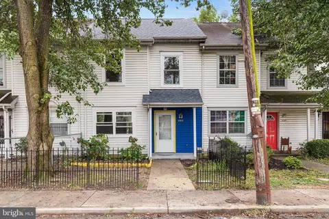 423 Calvert St, Chestertown, MD 21620