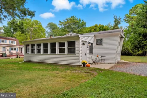 5814 Locust St, Rock Hall, MD 21661