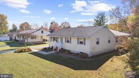 204 Rolling Rd, Chestertown, MD 21620