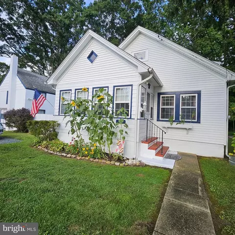5827 S Hawthorne Ave, Rock Hall, MD 21661