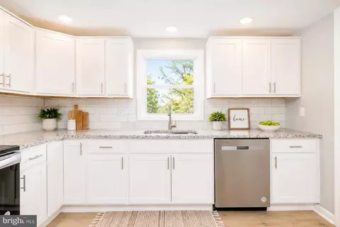 6374 Rock Hall Rd, Rock Hall, MD 21661