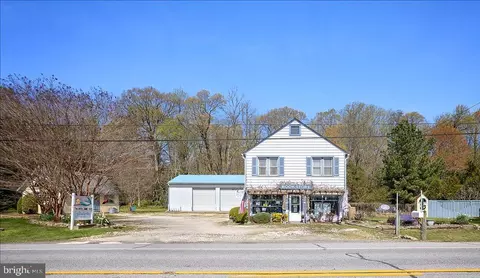 6202 Rock Hall Rd, Rock Hall, MD 21661