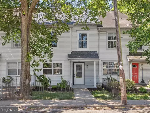 423 Calvert St, Chestertown, MD 21620