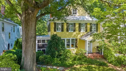 210 N Queen St, Chestertown, MD 21620