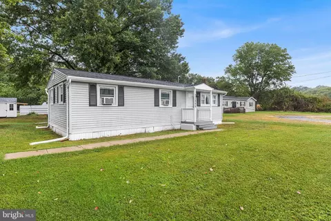 21899 Lovers Ln, Rock Hall, MD 21661
