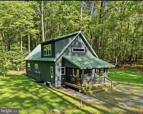21590 Pine Ln, Rock Hall, MD 21661