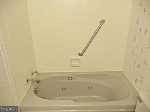 10047 Maple Leaf Dr, Gaithersburg, MD 20879 photo 27