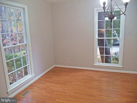 10047 Maple Leaf Dr, Gaithersburg, MD 20879 photo 10