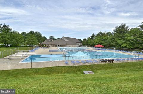 10047 Maple Leaf Dr, Gaithersburg, MD 20879 photo 46