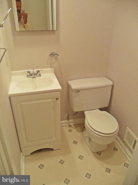 10047 Maple Leaf Dr, Gaithersburg, MD 20879 photo 36