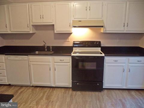10047 Maple Leaf Dr, Gaithersburg, MD 20879 photo 6