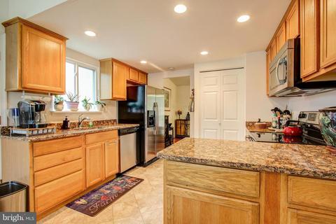 915 Lamberton Dr, Silver Spring, MD 20902 photo 5