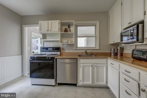 9600 Bristol Ave, Silver Spring, MD 20901 photo 8