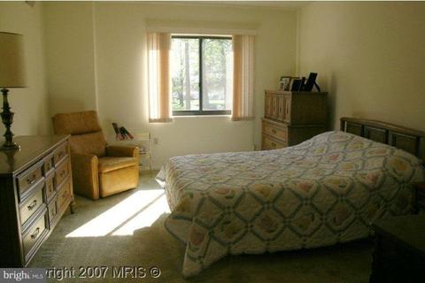 15107 Interlachen Dr #2-109, Silver Spring, MD 20906 photo 2