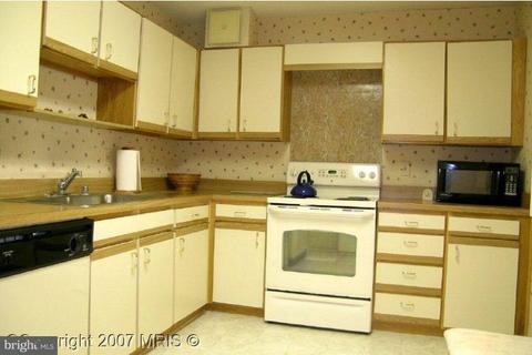 15107 Interlachen Dr #2-109, Silver Spring, MD 20906 photo 1