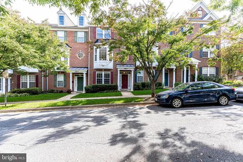 9825 Darcy Forest Dr, Silver Spring, MD 20910 photo 1
