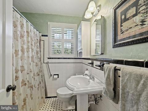 121 Normandy Dr, Silver Spring, MD 20901 photo 16