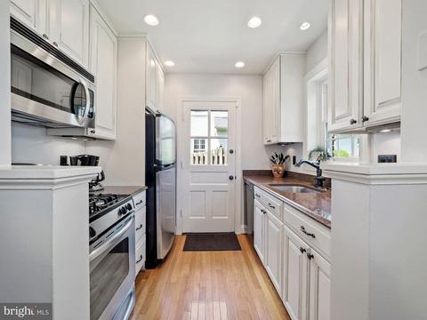 121 Normandy Dr, Silver Spring, MD 20901 photo 9