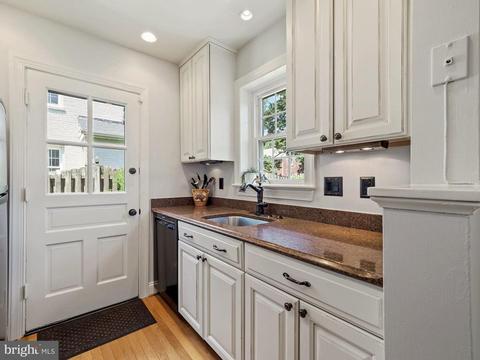 121 Normandy Dr, Silver Spring, MD 20901 photo 10