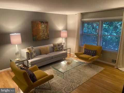 822 Loxford Ter, Silver Spring, MD 20901 photo 3