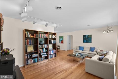 1203 Ednor Rd, Silver Spring, MD 20905 photo 5